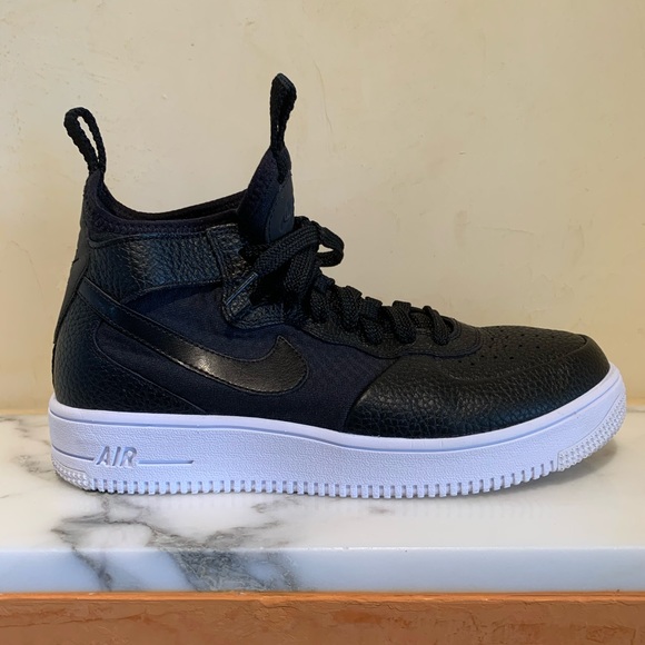nike air ultraforce mid